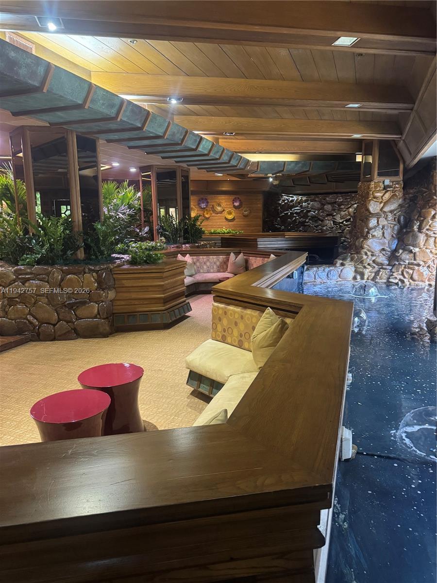 TOWERS OF QUAYSIDE CONDO - Residential