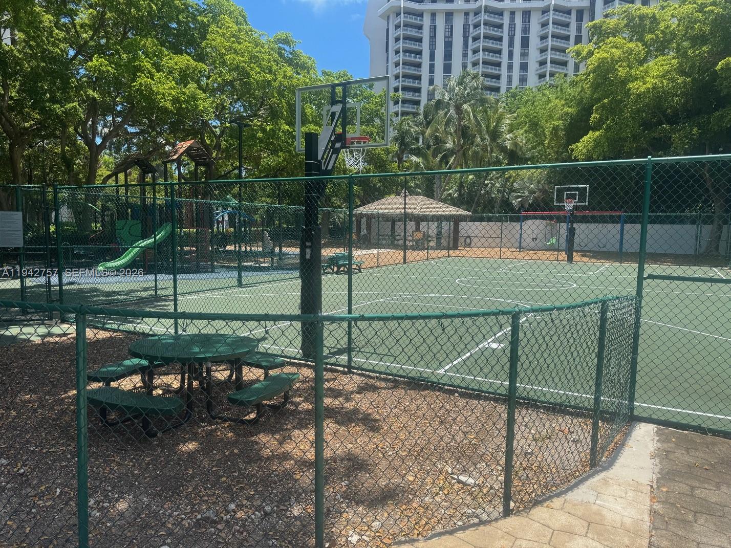 TOWERS OF QUAYSIDE CONDO - Residential