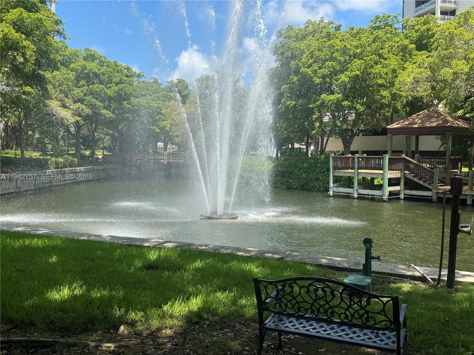 TOWERS OF QUAYSIDE CONDO - Residential