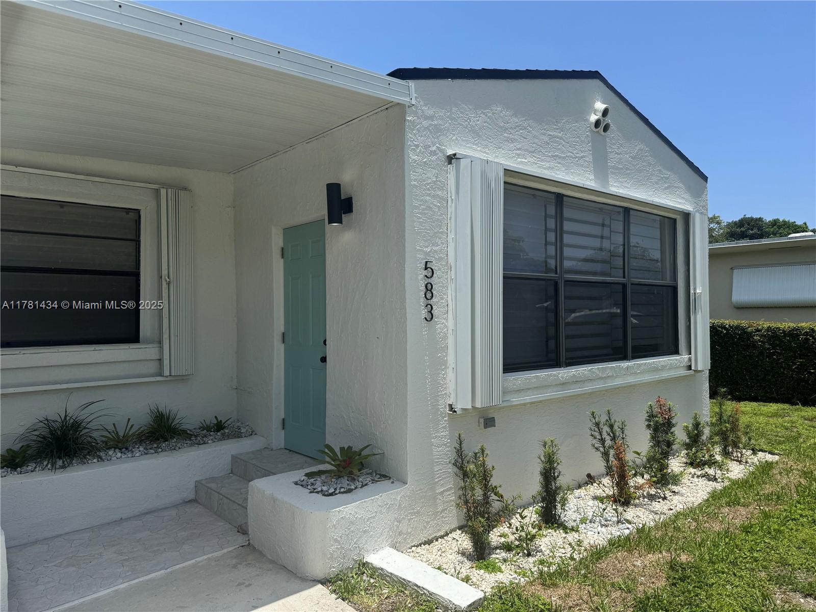 583 NW 47th Ter