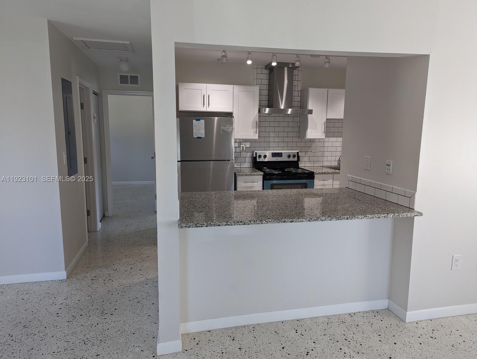 ENGLEWOOD - Residential Lease