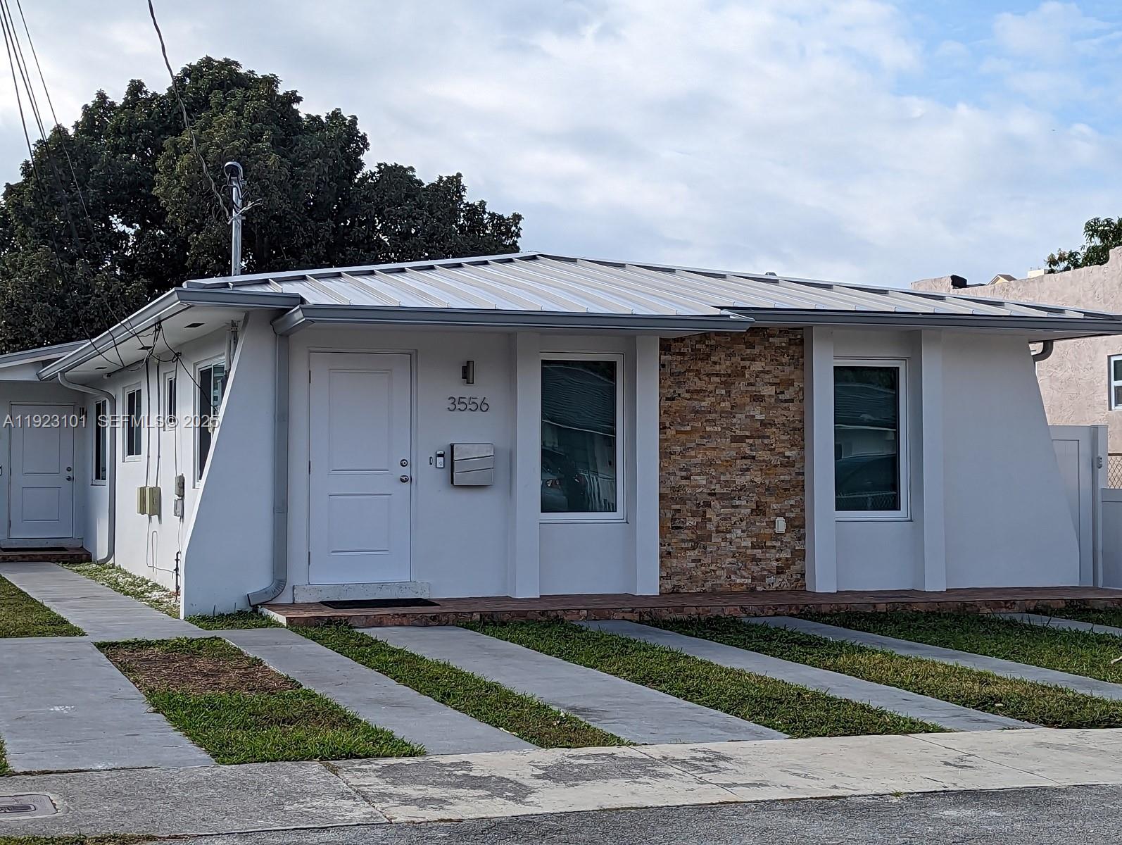 ENGLEWOOD - Residential Lease