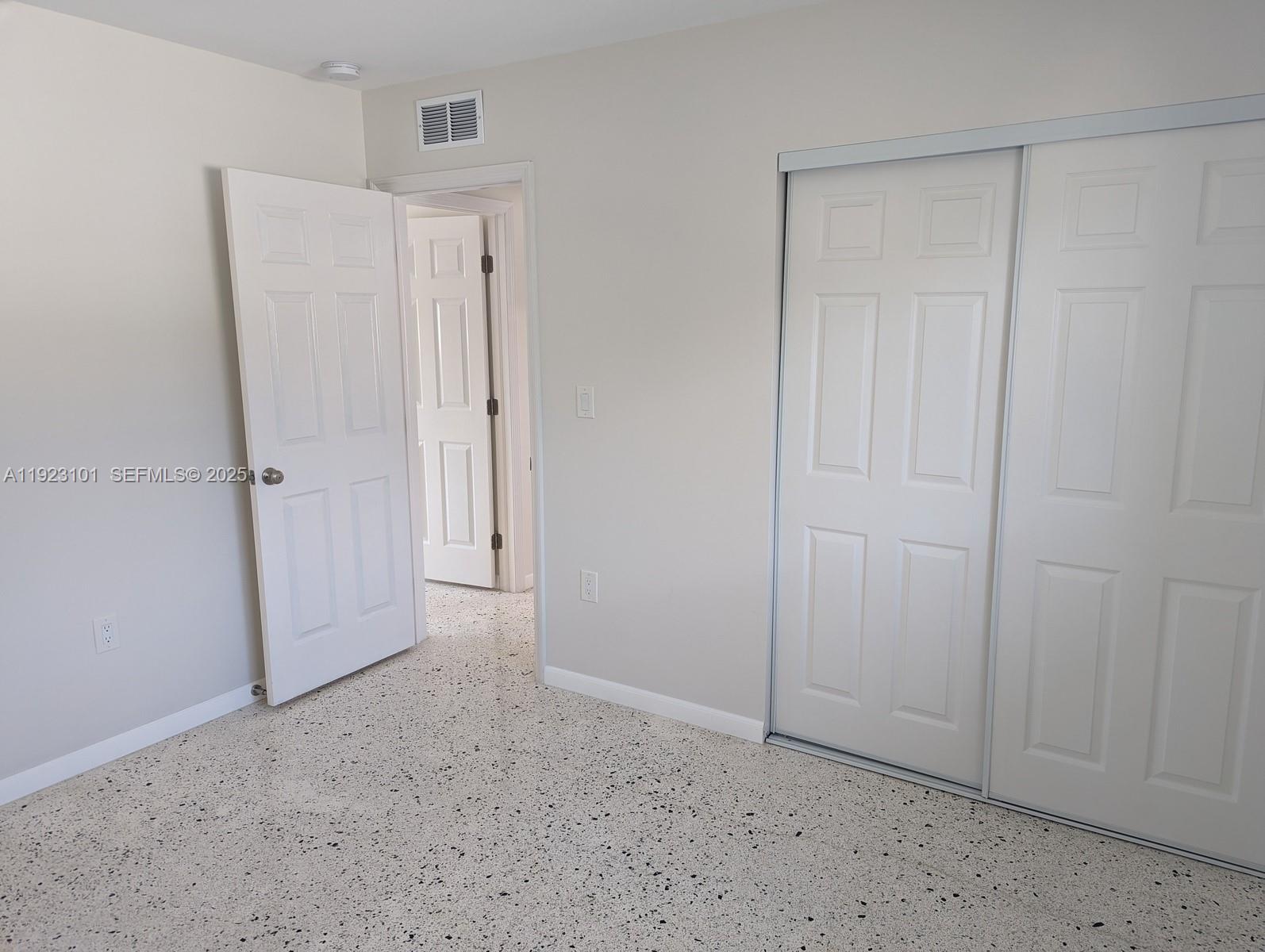 ENGLEWOOD - Residential Lease