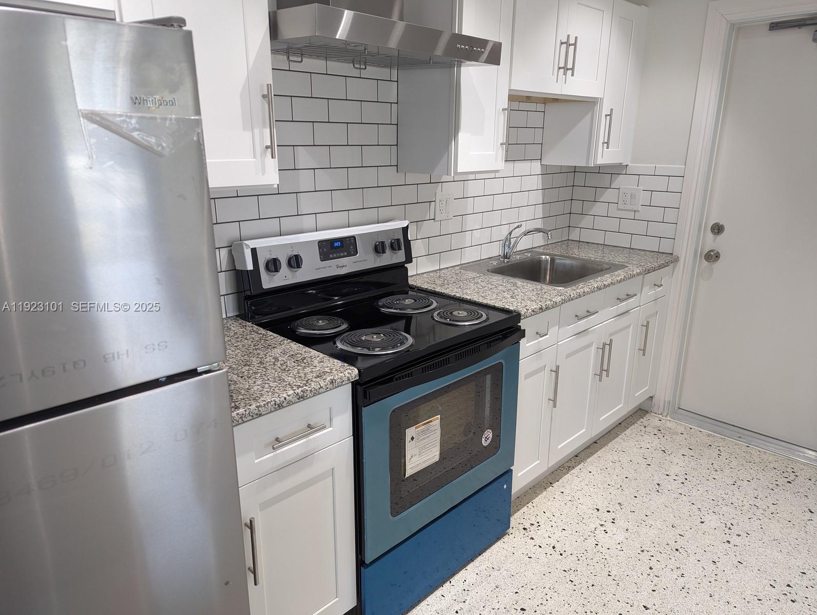 ENGLEWOOD - Residential Lease