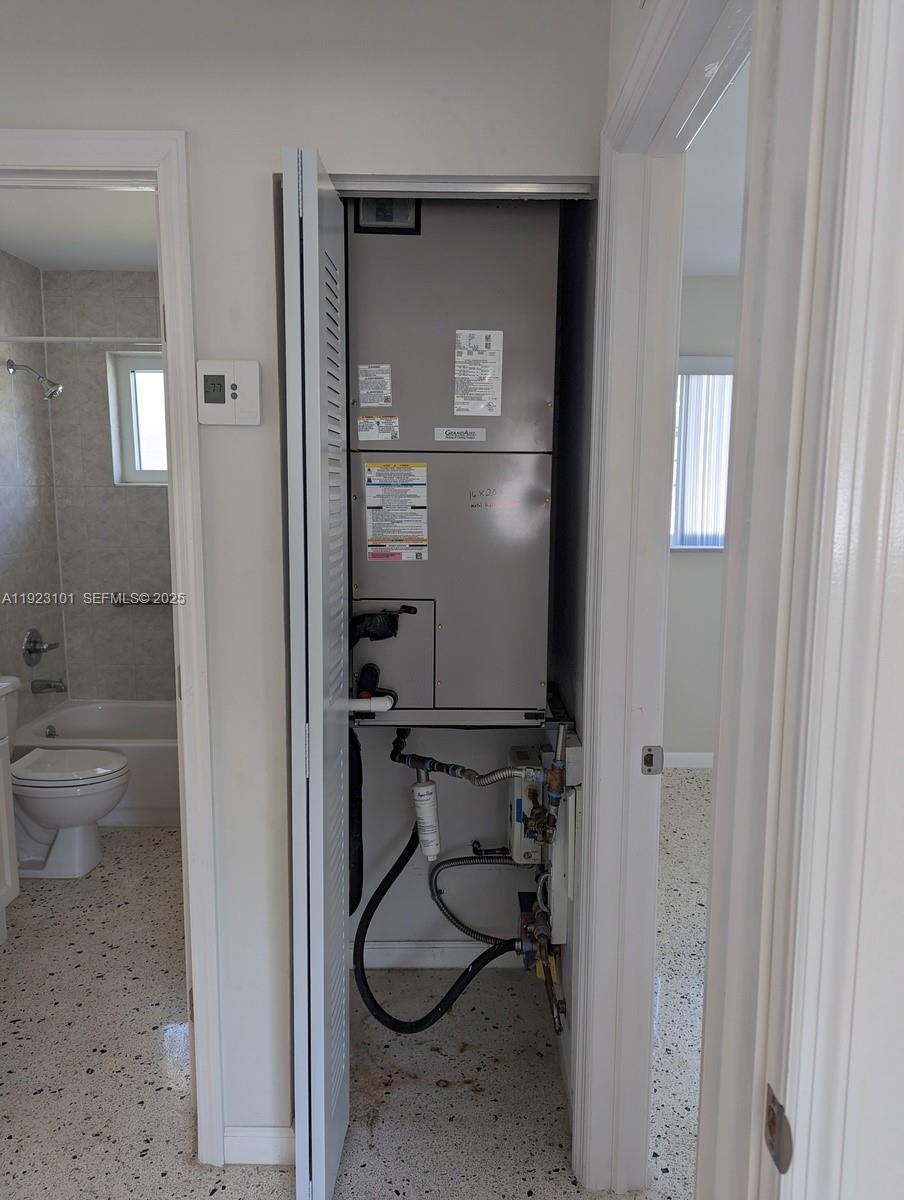 ENGLEWOOD - Residential Lease