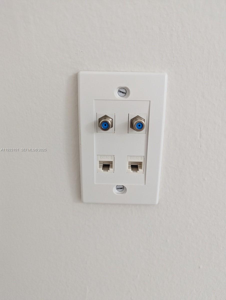 ENGLEWOOD - Residential Lease