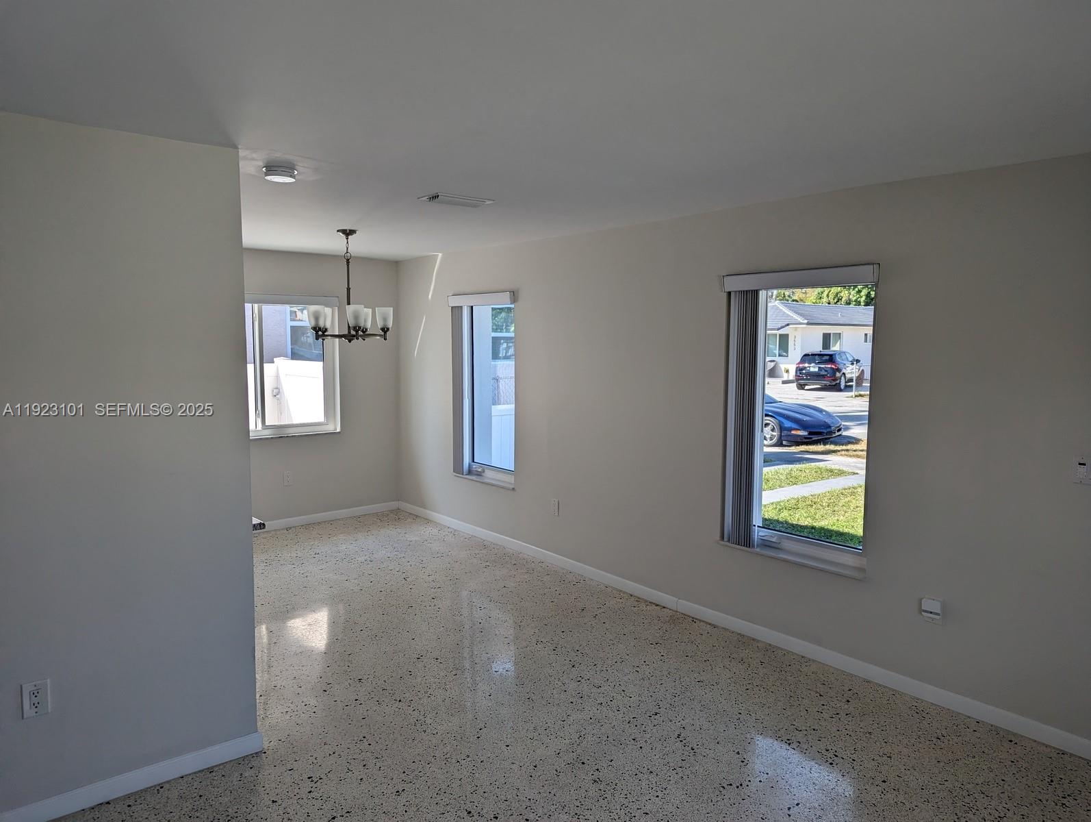 ENGLEWOOD - Residential Lease