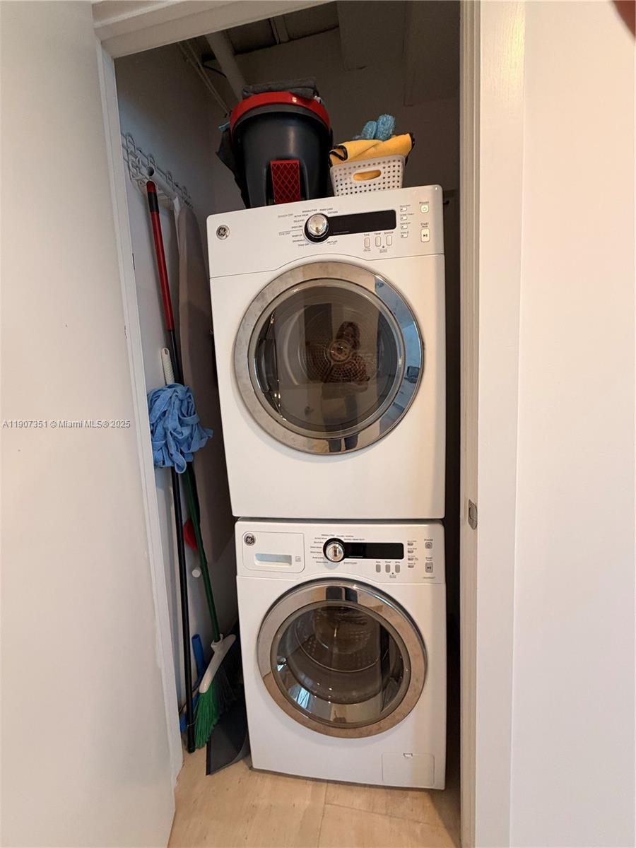 1060 BRICKELL CONDO - Residential Lease