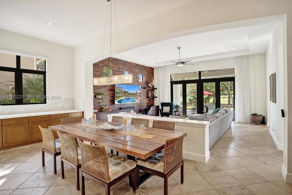 PARKLAND GOLF AND COUNTRY - Residential