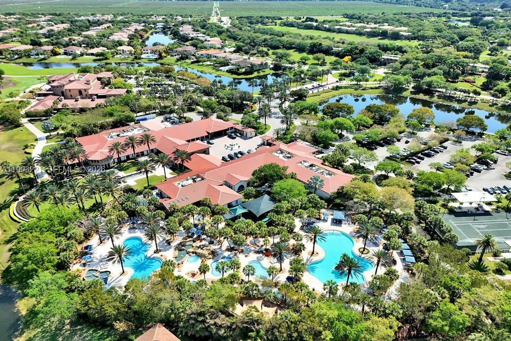 PARKLAND GOLF AND COUNTRY - Residential