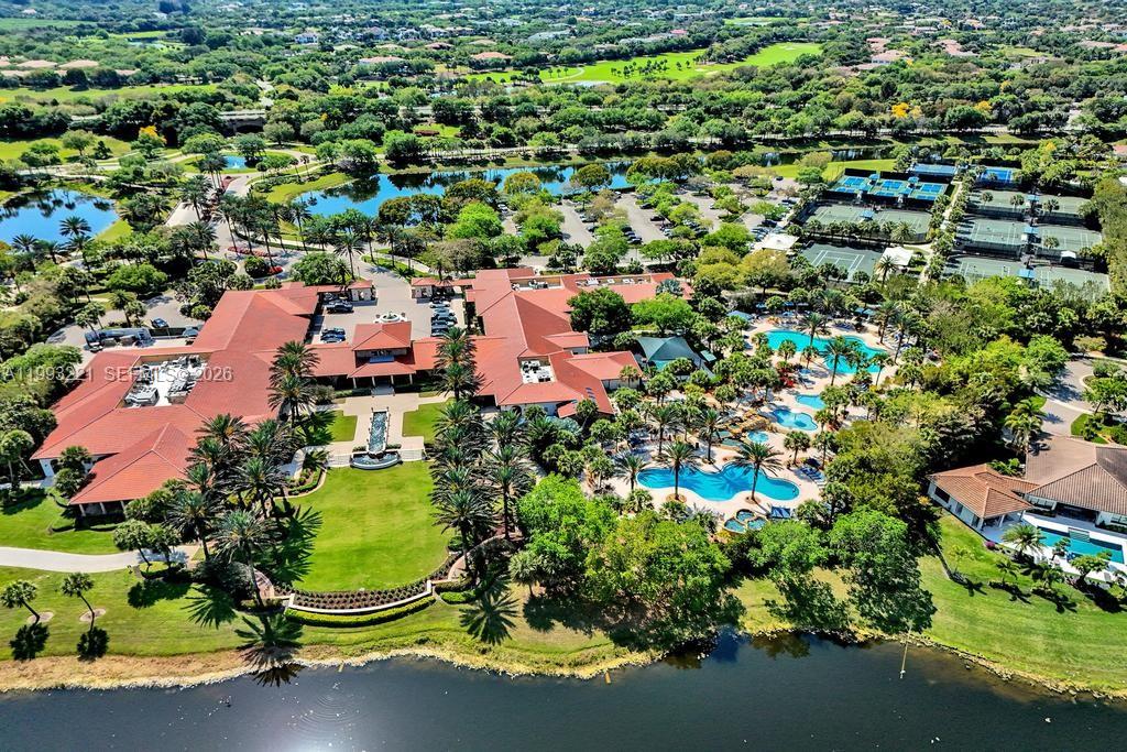 PARKLAND GOLF AND COUNTRY - Residential