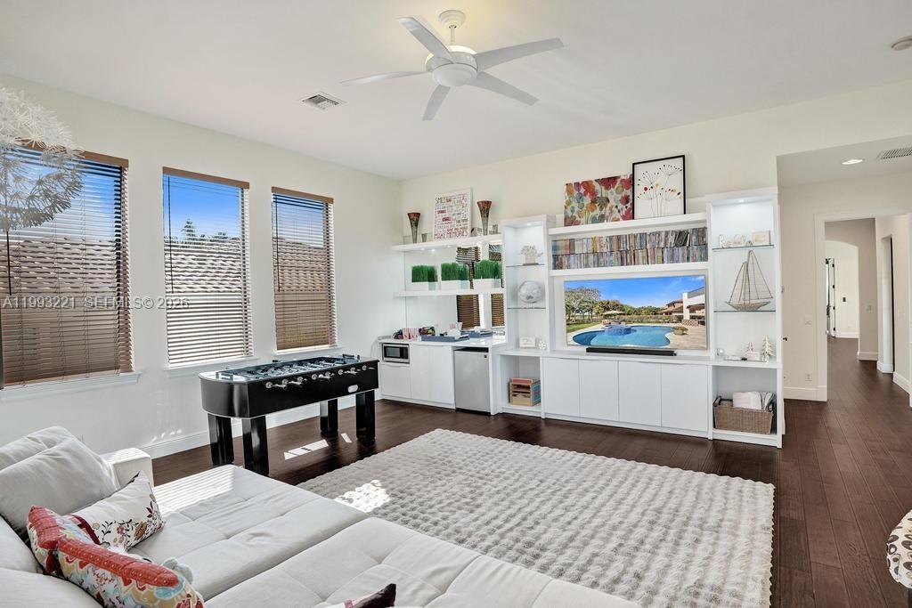 PARKLAND GOLF AND COUNTRY - Residential