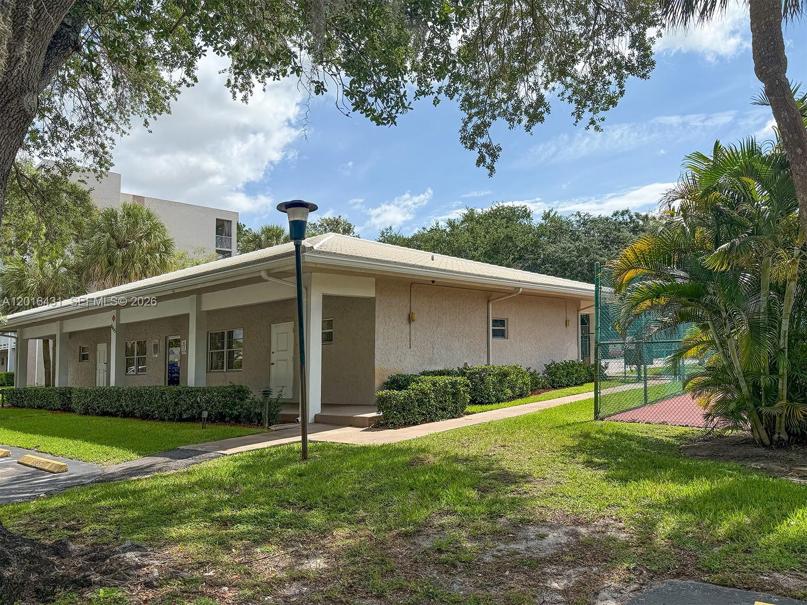 SHERWOOD SQUARE CONDOMINI - Residential