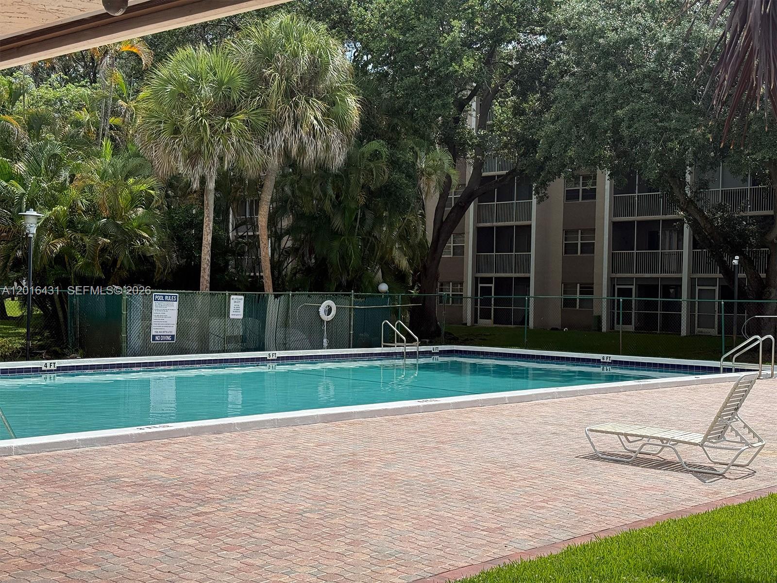 SHERWOOD SQUARE CONDOMINI - Residential