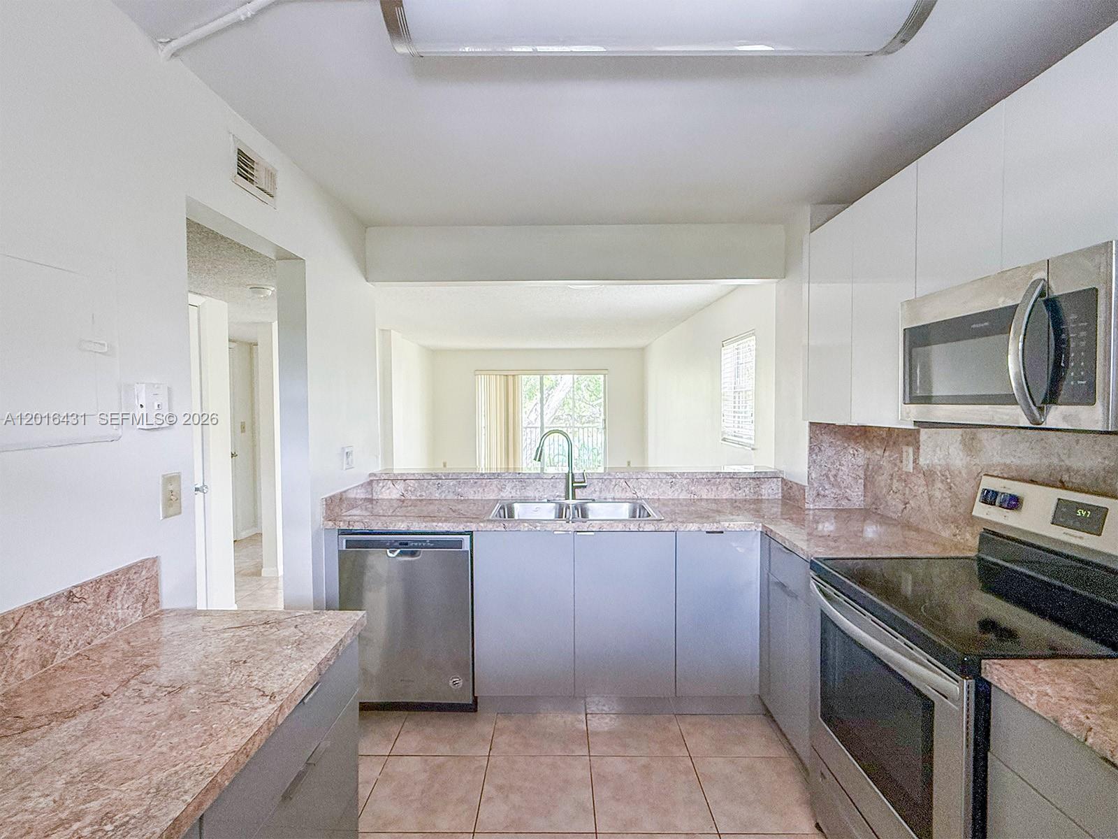 SHERWOOD SQUARE CONDOMINI - Residential
