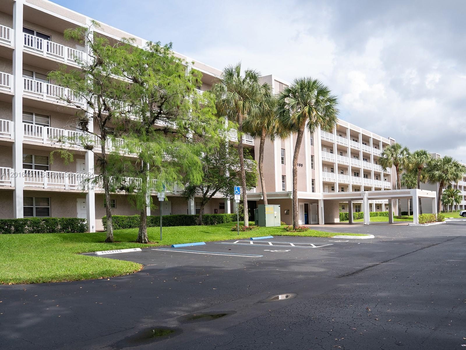 SHERWOOD SQUARE CONDOMINI - Residential