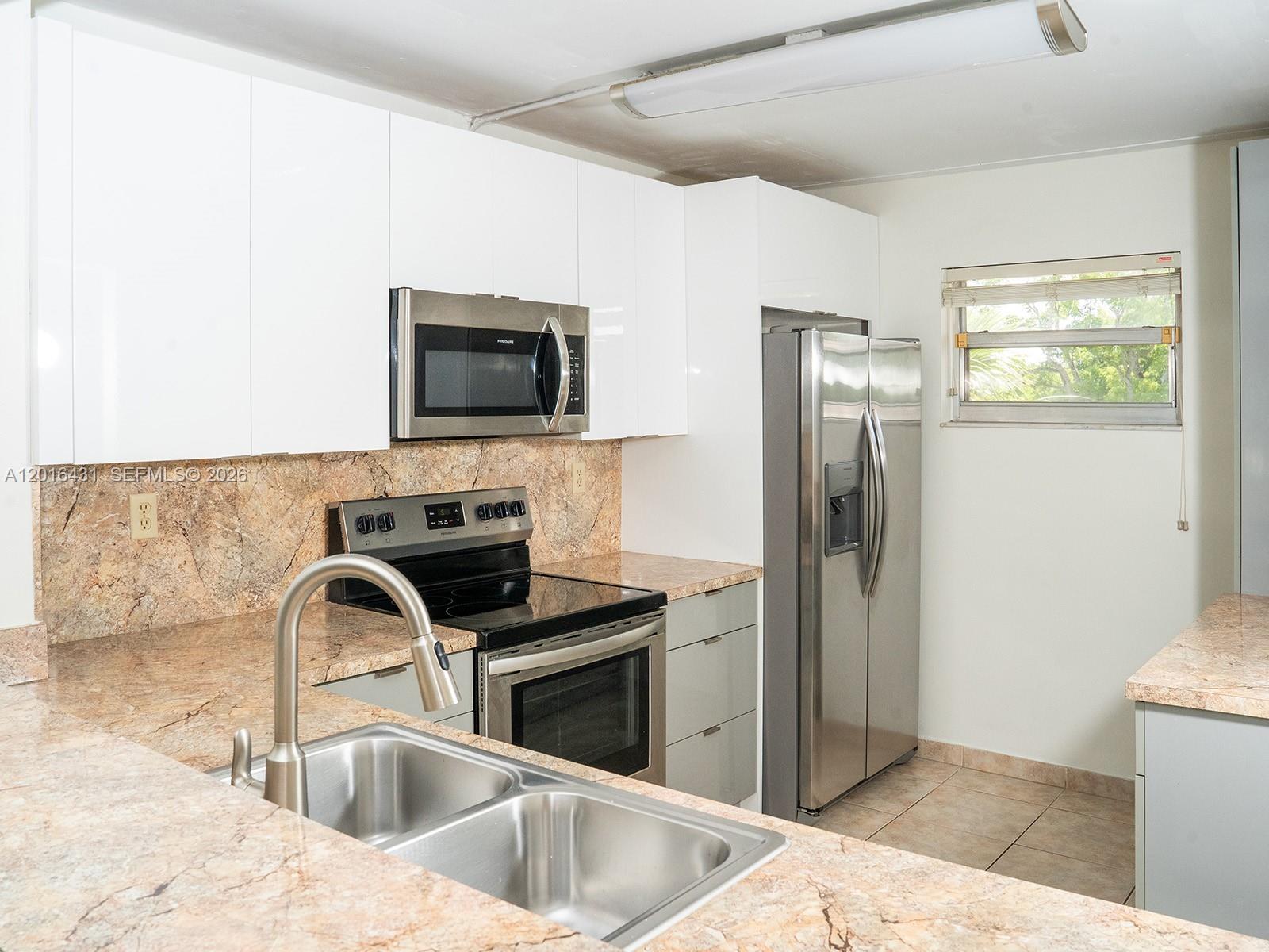 SHERWOOD SQUARE CONDOMINI - Residential