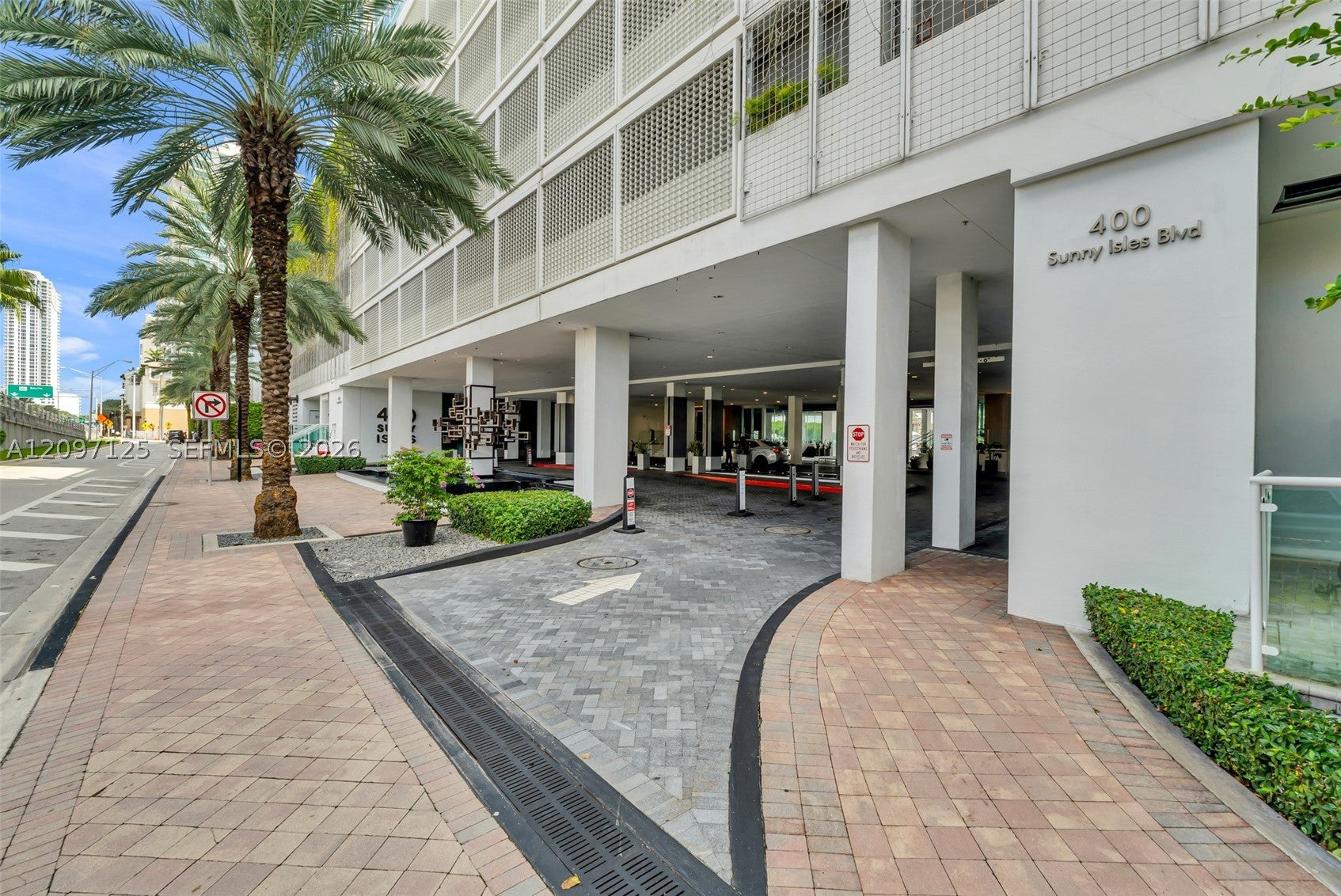 400 Sunny Isles Blvd 916