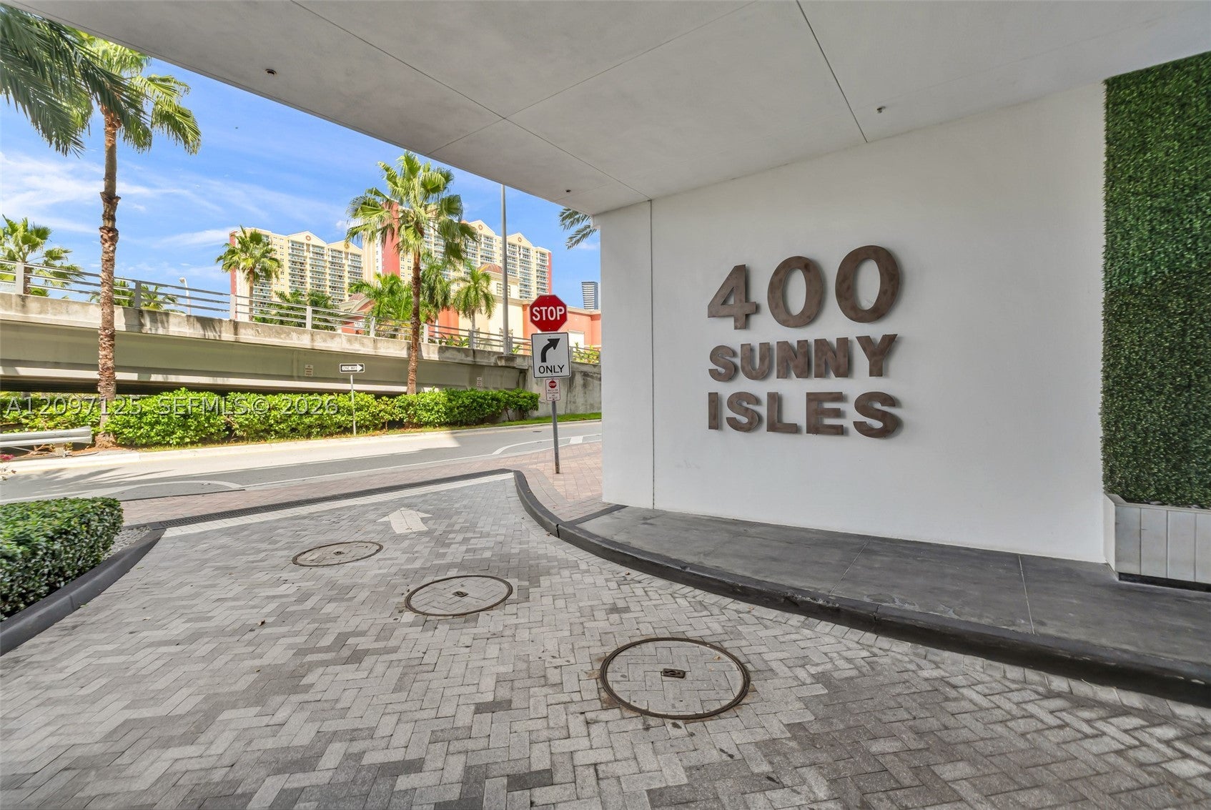 400 Sunny Isles Blvd 916