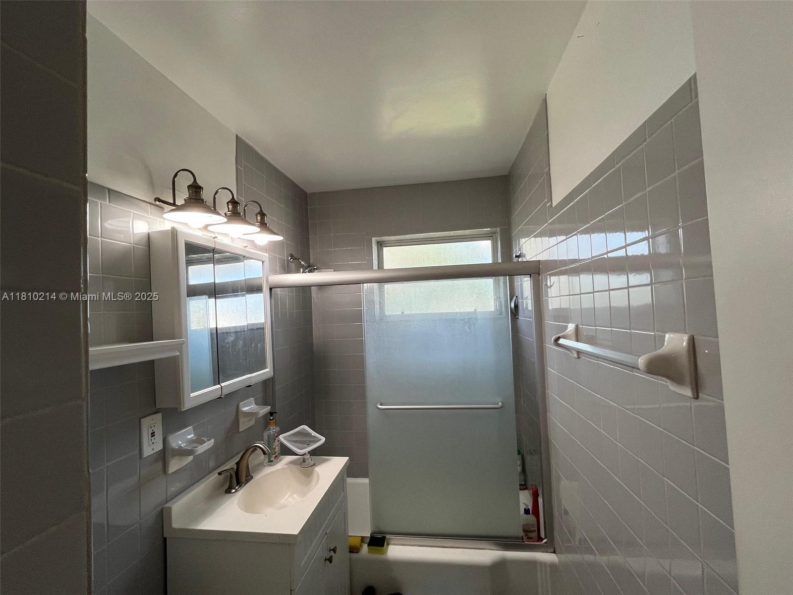 SOUTH CORAL HOMES SEC 2 - Residential