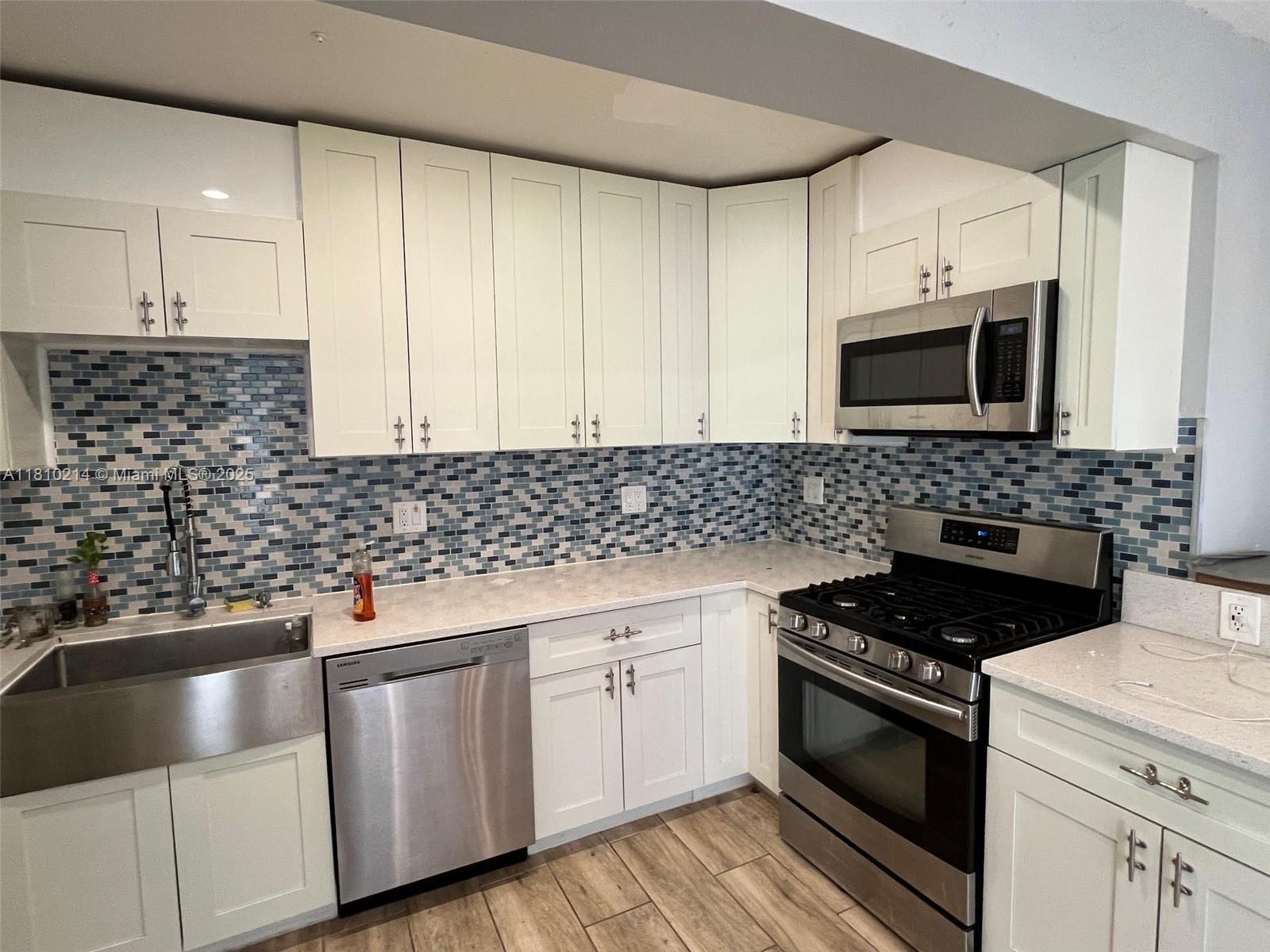 SOUTH CORAL HOMES SEC 2 - Residential