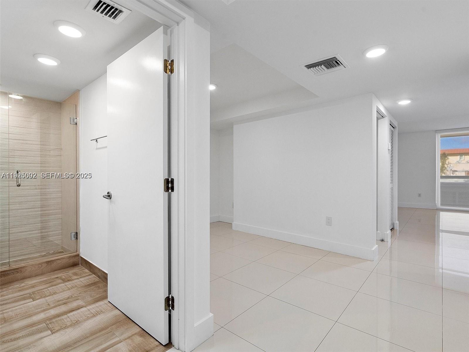 9261 E Bay Harbor Dr 501