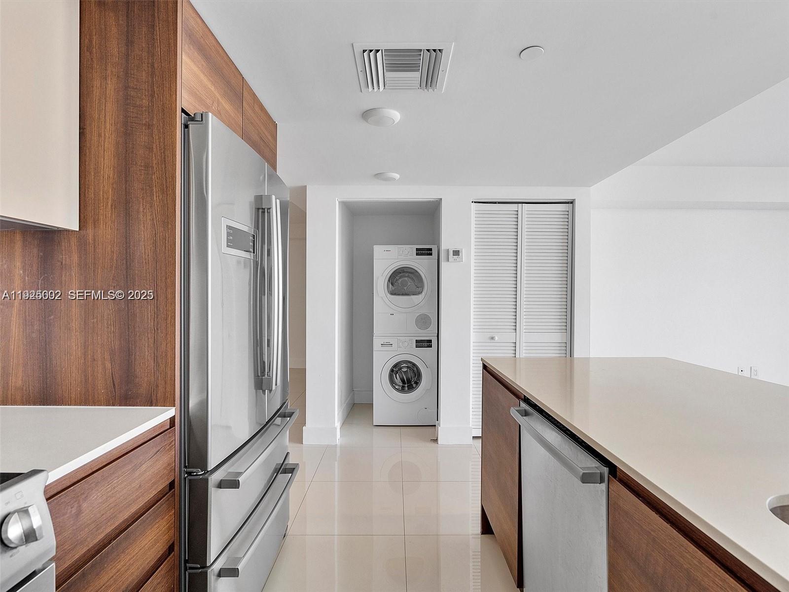 THE IVORY RESIDENCE CONDO - Residential Lease