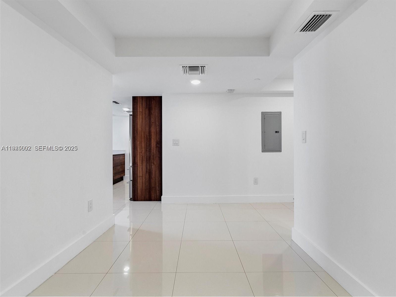 THE IVORY RESIDENCE CONDO - Residential Lease