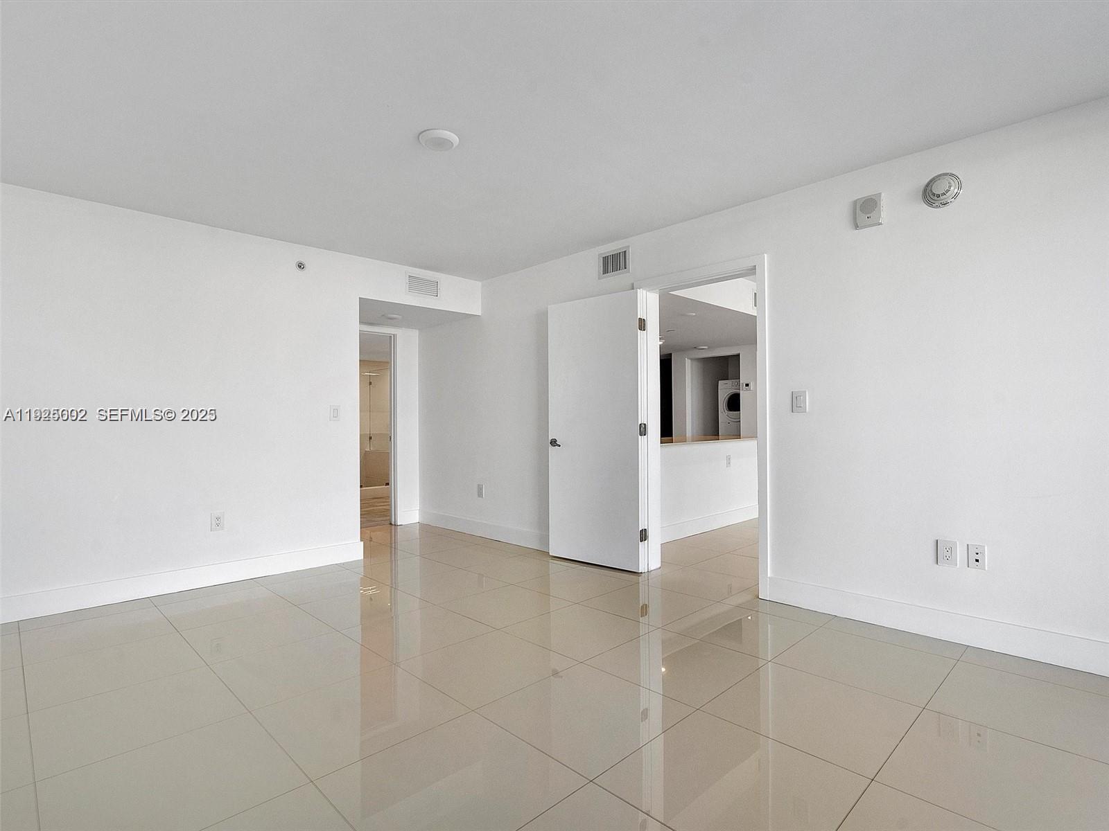 THE IVORY RESIDENCE CONDO - Residential Lease