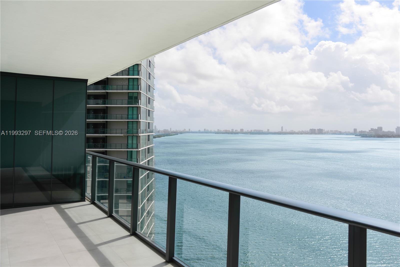 PARAISO BAY CONDO - Residential