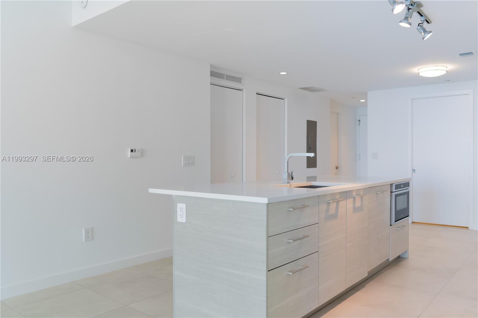 PARAISO BAY CONDO - Residential