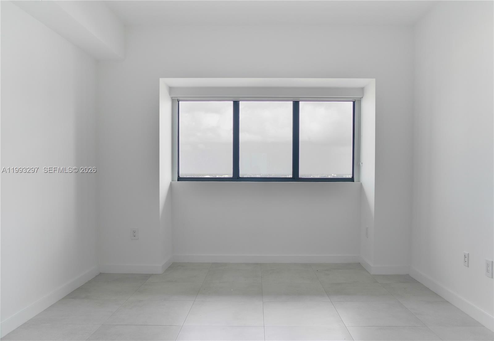 PARAISO BAY CONDO - Residential