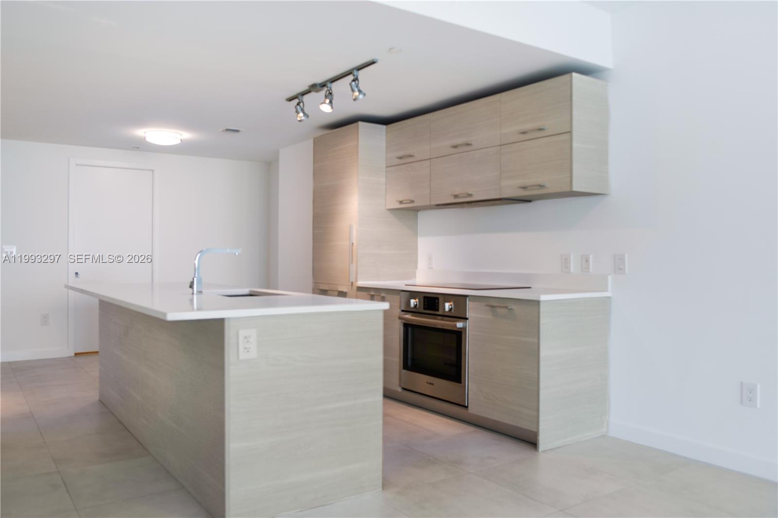 PARAISO BAY CONDO - Residential