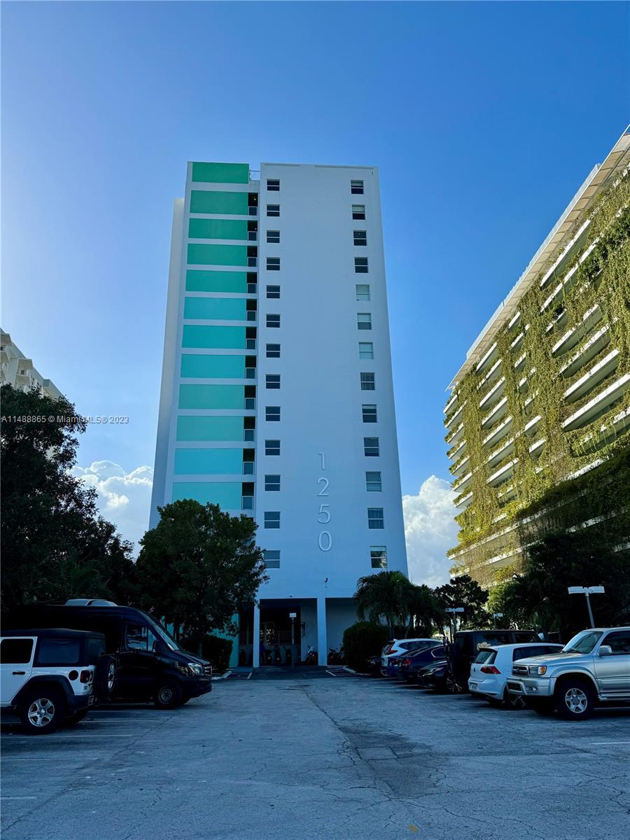 1250 West Ave Ave 11R, Miami Beach, Miami-Dade County, Florida - 1 Bathrooms - 