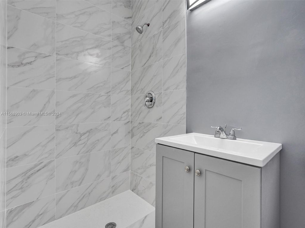 Photo of 650 SW 28th Ter #622, Fort Lauderdale, FL 33312 (MLS # A11568903)