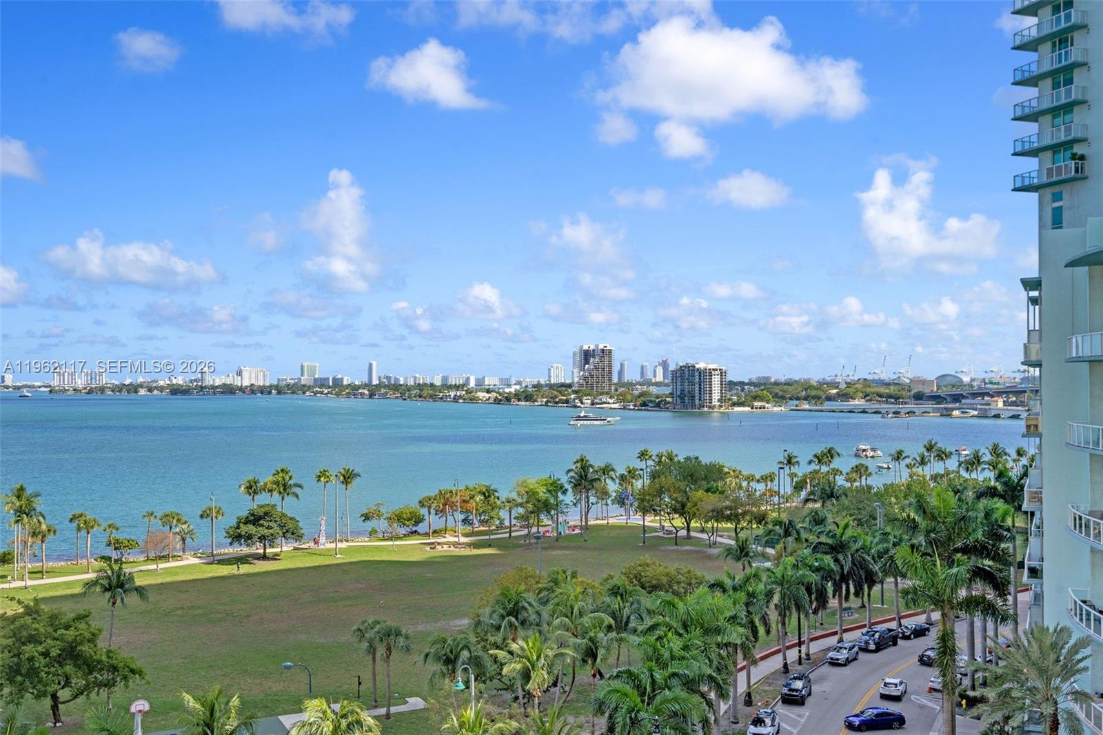 2000 N Bayshore Dr 909