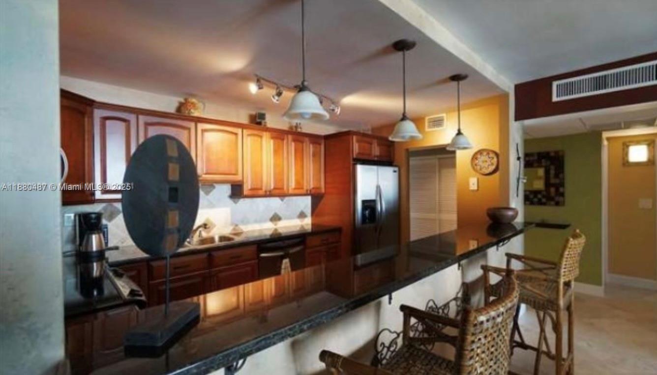 This beautiful, spacious 1-bedroom 1 bathroom and 1 den apartment is located in the prestigious Ocean Reserve Condo, offering breathtaking intercostal views and plenty of natural light throughout. With an open layout and generous living space, this apartment is perfect for anyone looking for a comfortable, stylish home. Private balcony.Ample closet space. Amenities: 24-hour security, Swimming pool, Fitness center, Tennis court, Assigned parking, On-site management. Conveniently located near shopping centers, restaurants, and public transportation, Ocean Reserve Condo offers both comfort and convenience.
