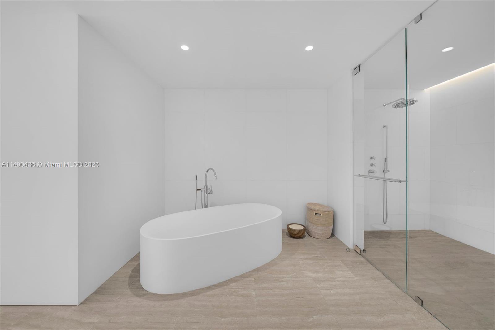 SURF CLUB CONDO - Residential