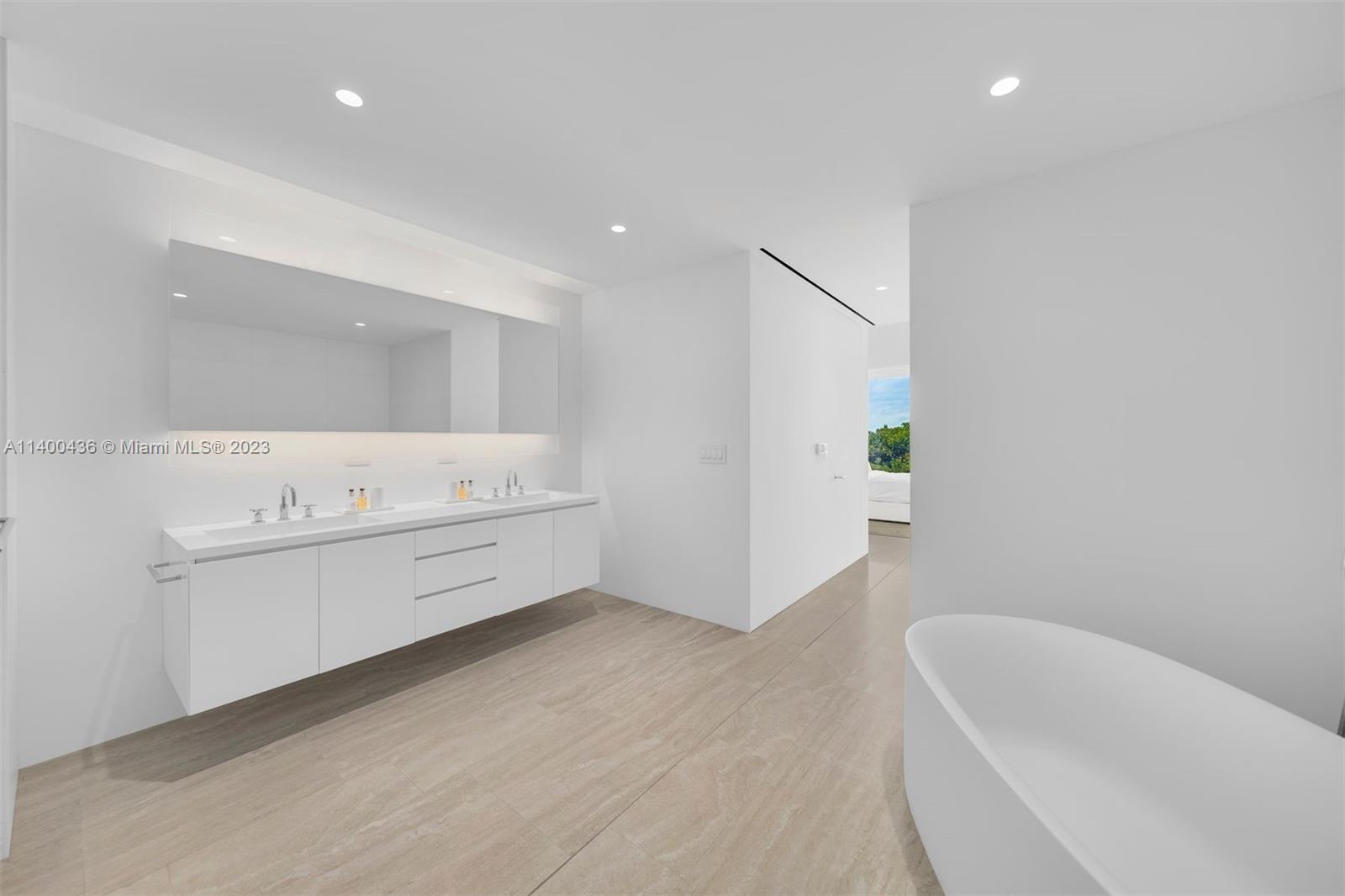 SURF CLUB CONDO - Residential