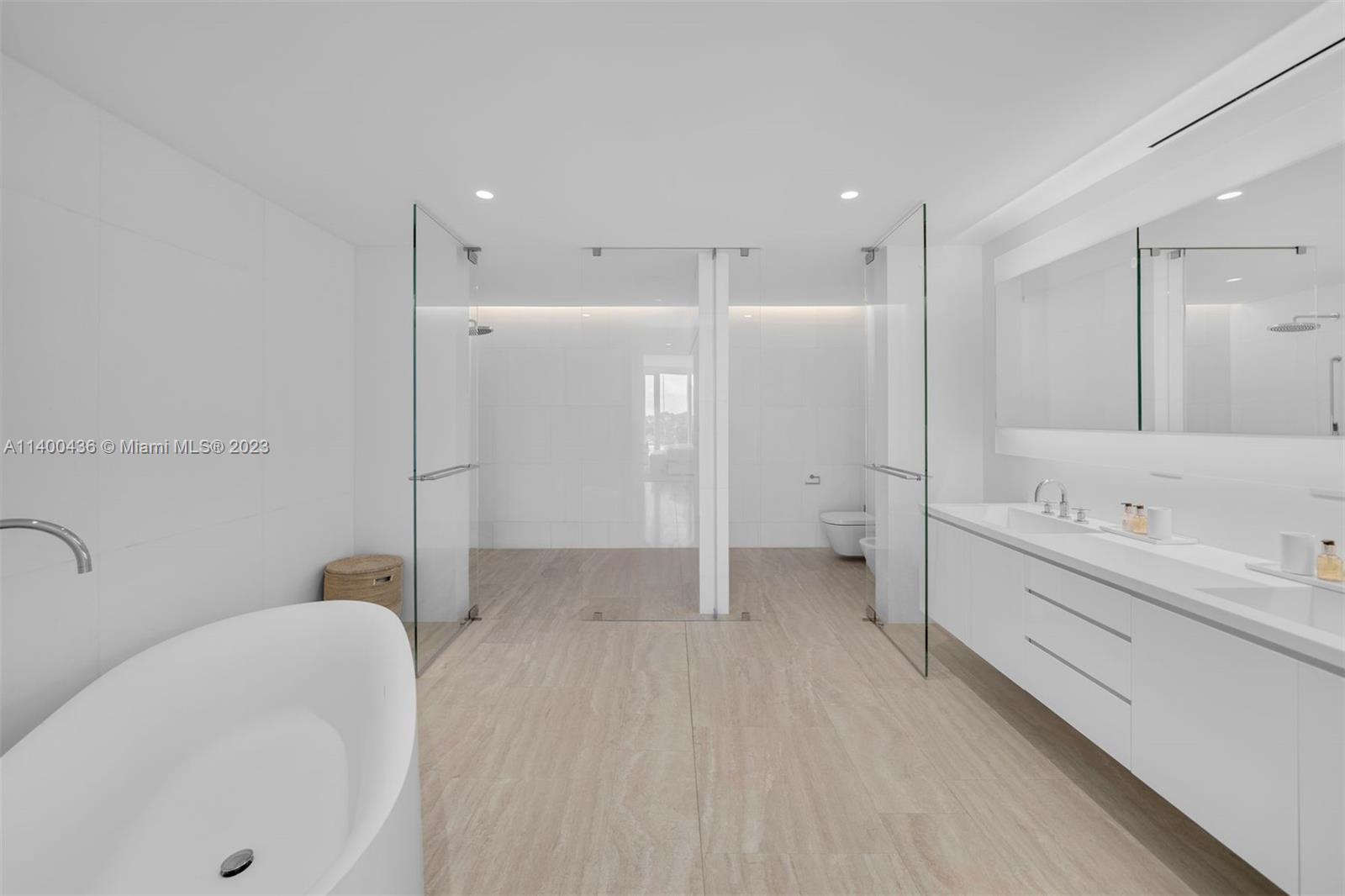 SURF CLUB CONDO - Residential