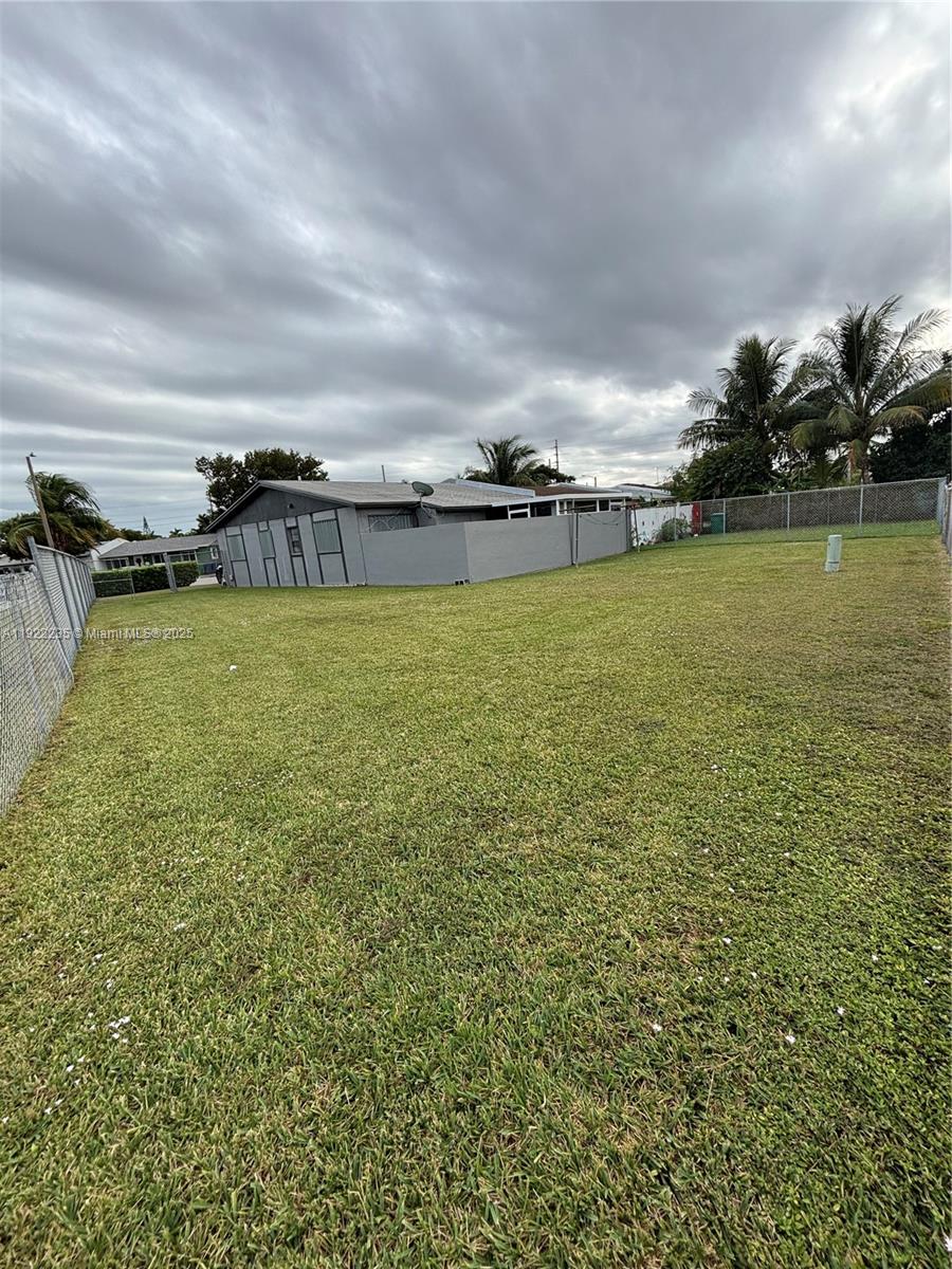 RICHMOND TOWNHOUSE - Residential