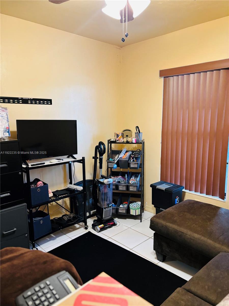 RICHMOND TOWNHOUSE - Residential