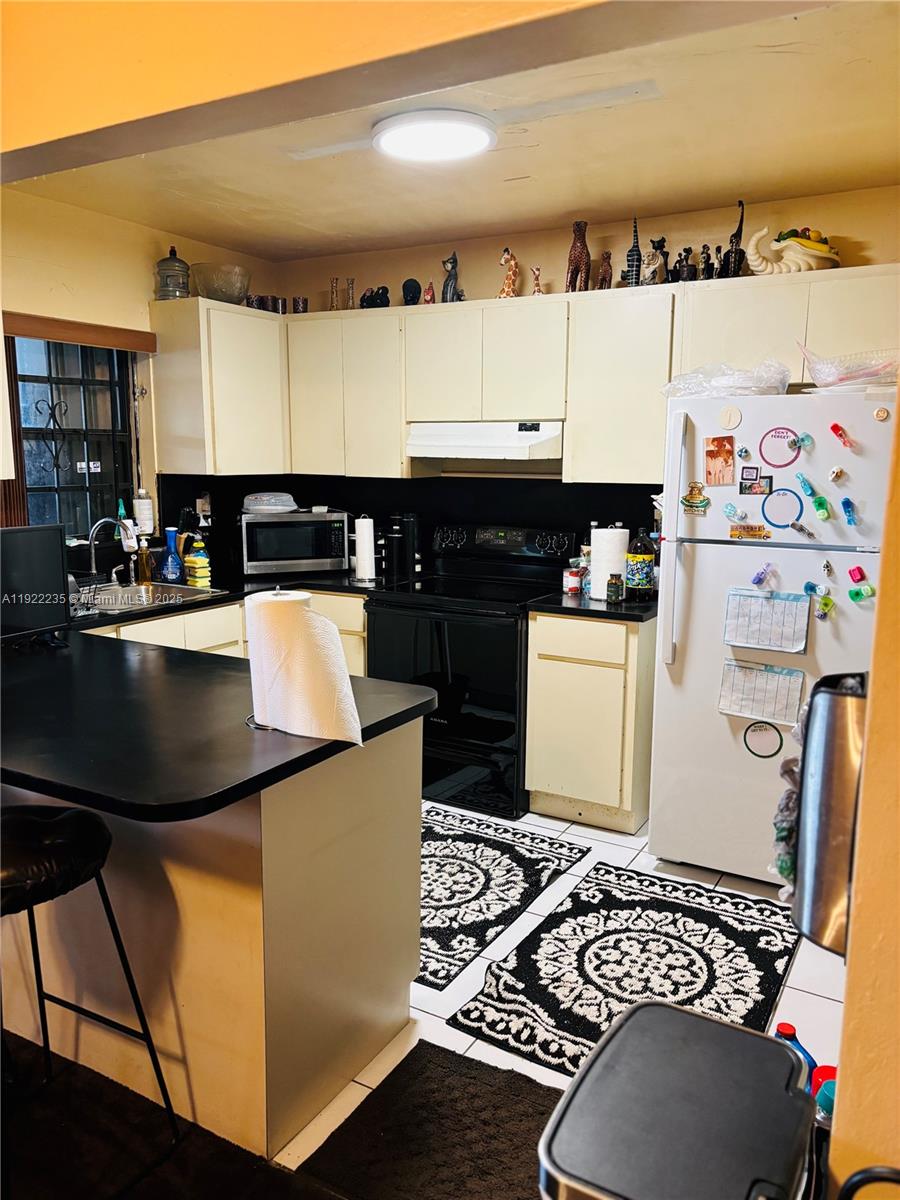 RICHMOND TOWNHOUSE - Residential