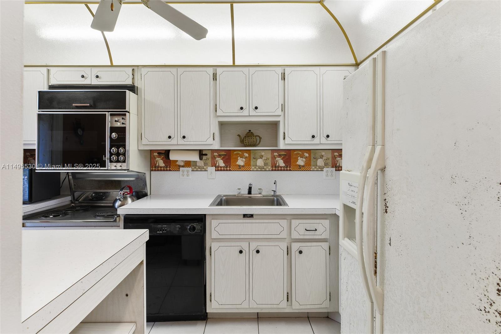 GARDEN-AIRE VILLAGE SOUTH - Residential