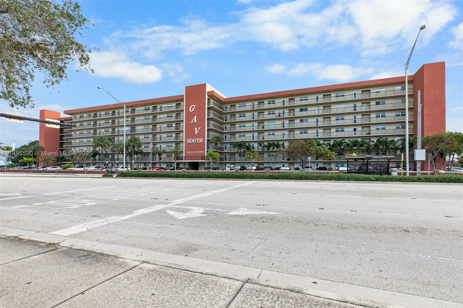 GARDEN-AIRE VILLAGE SOUTH - Residential