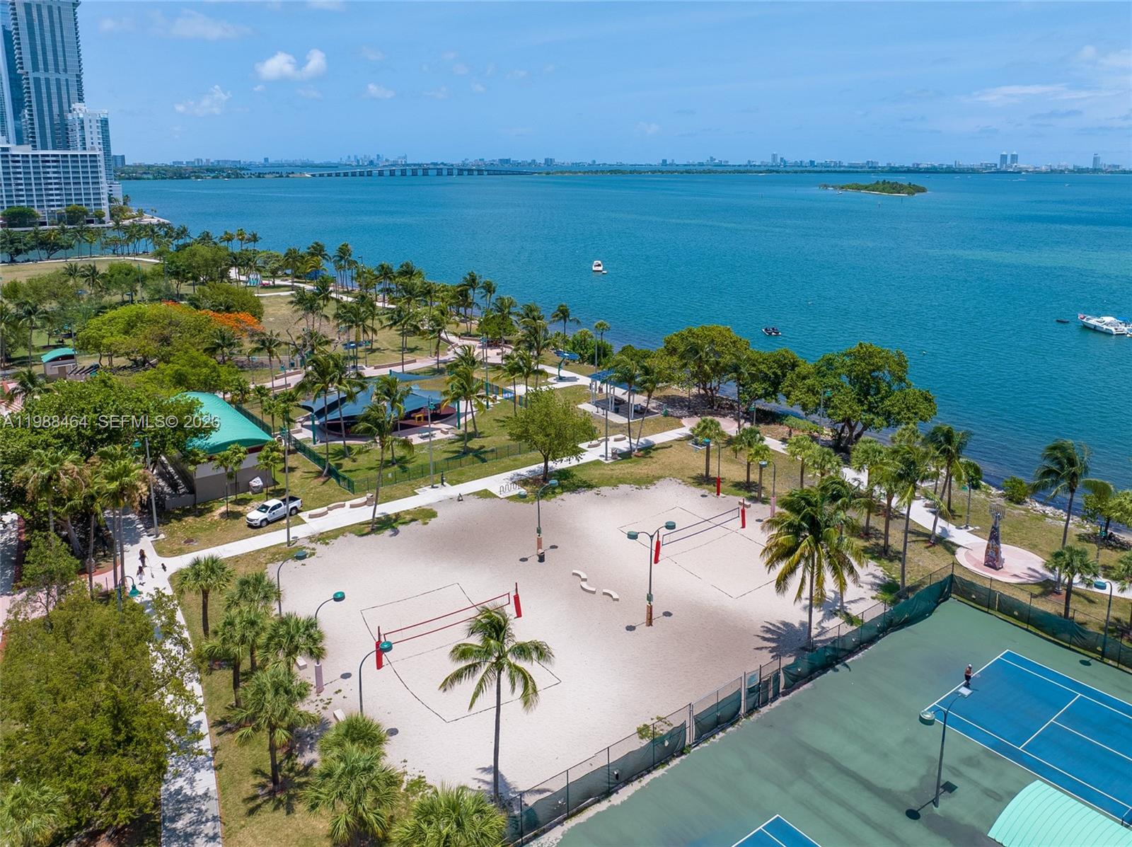 THE CRIMSON CONDO - Residential