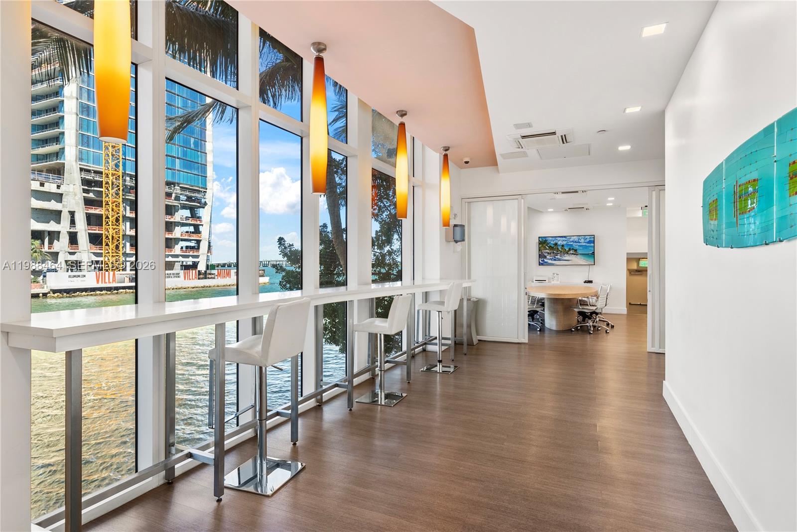 THE CRIMSON CONDO - Residential