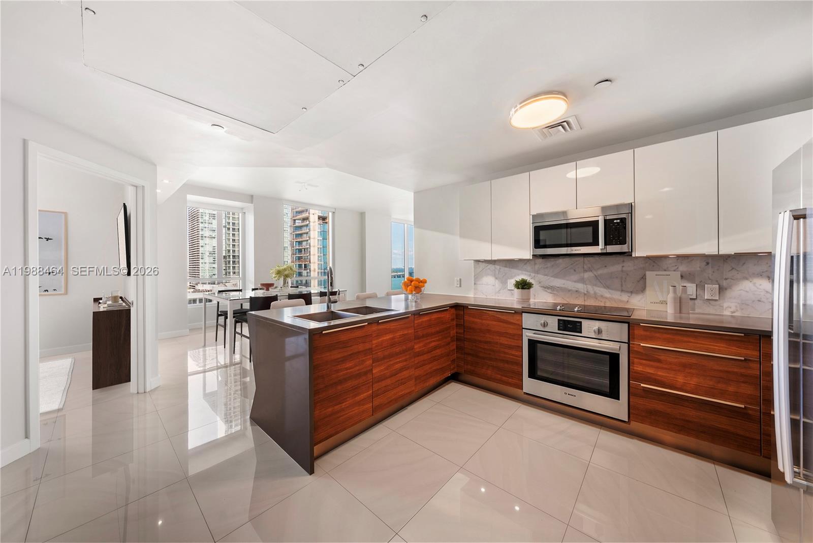 THE CRIMSON CONDO - Residential