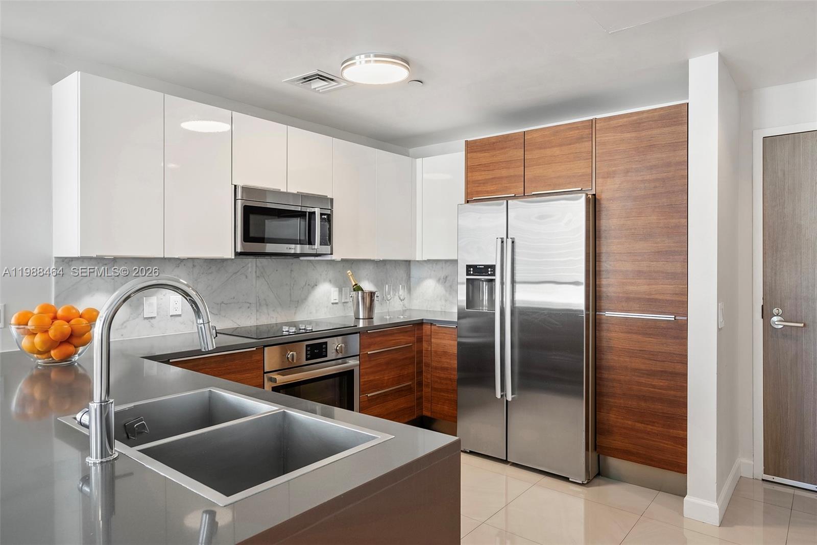 THE CRIMSON CONDO - Residential