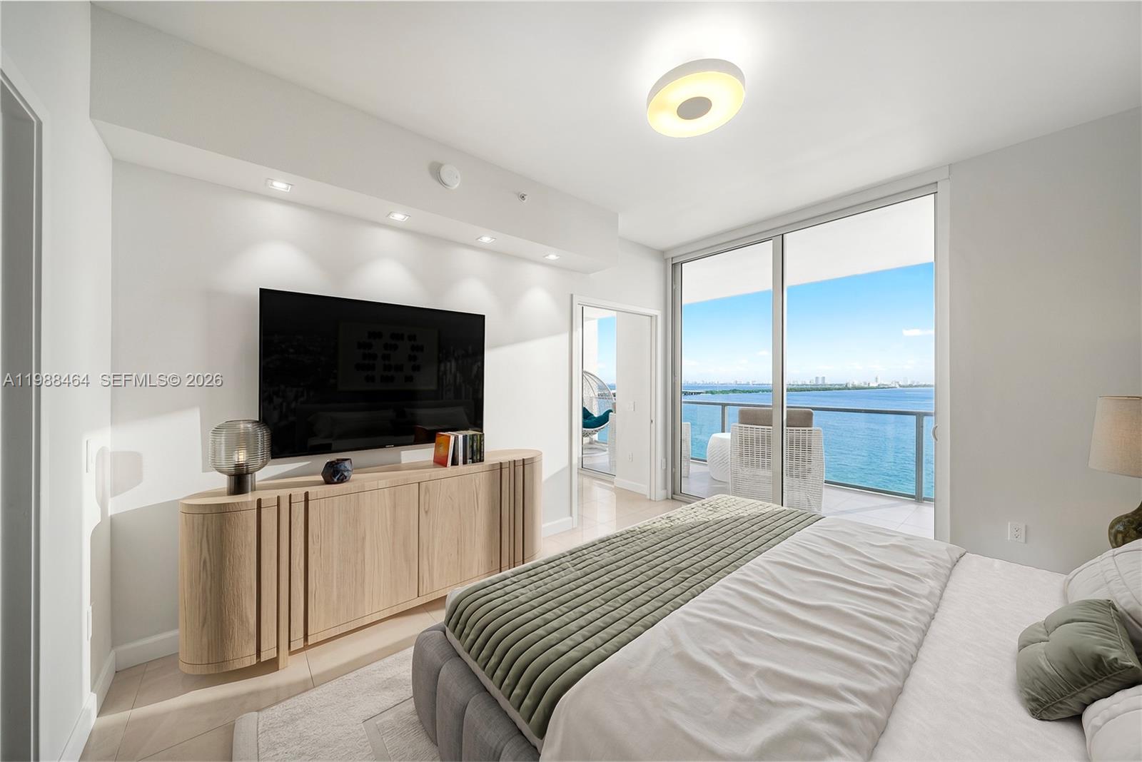 THE CRIMSON CONDO - Residential